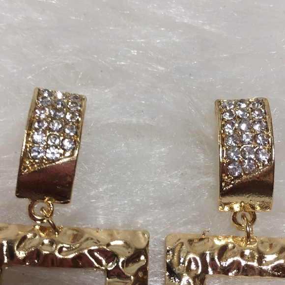 🌹Palm Beach Hammered Door Knocker Earrings - Picture 3 of 5